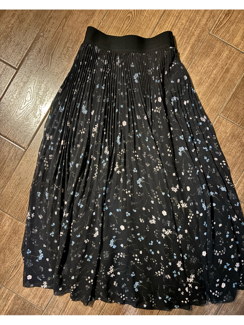 NWOT Aritzia Wilfred Twirl Skirt XS
